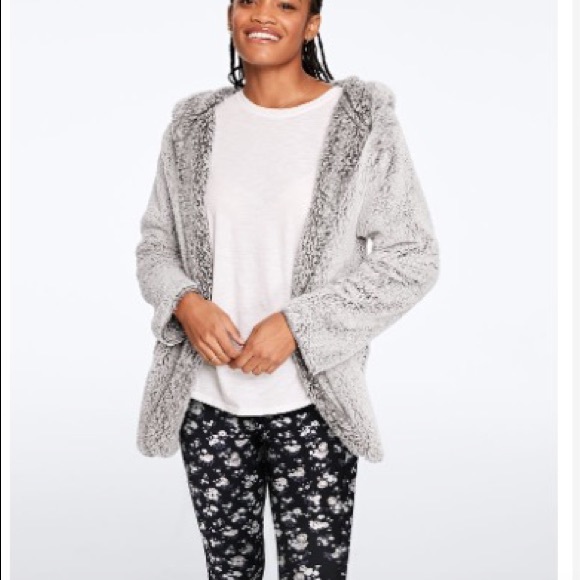 Victoria’s Secret - Sherpa Cardigan in Clay Gray - Picture 6 of 6